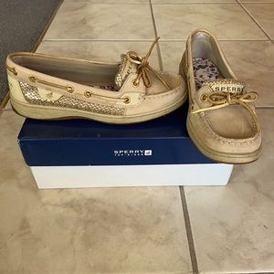 Women’s Sperry Gold Angelfish Boatshoe, size 6